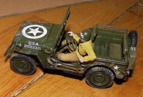 Jeep Willys és 6X6 Cargo Truck
(Bali bá)