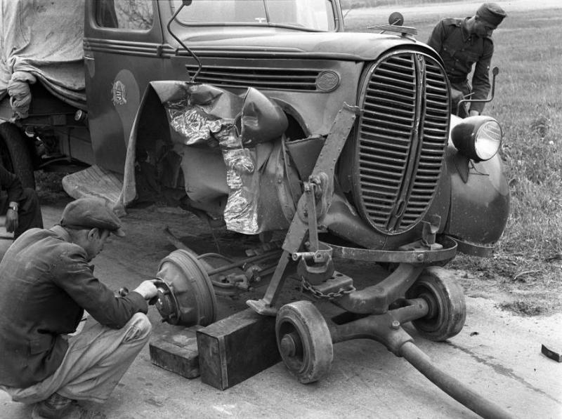 1944 Teherautók 06 39M Ford-Marmon-Herrington 02
