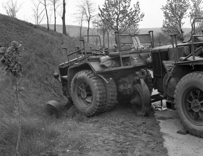 1944 HSCS KV-40 01