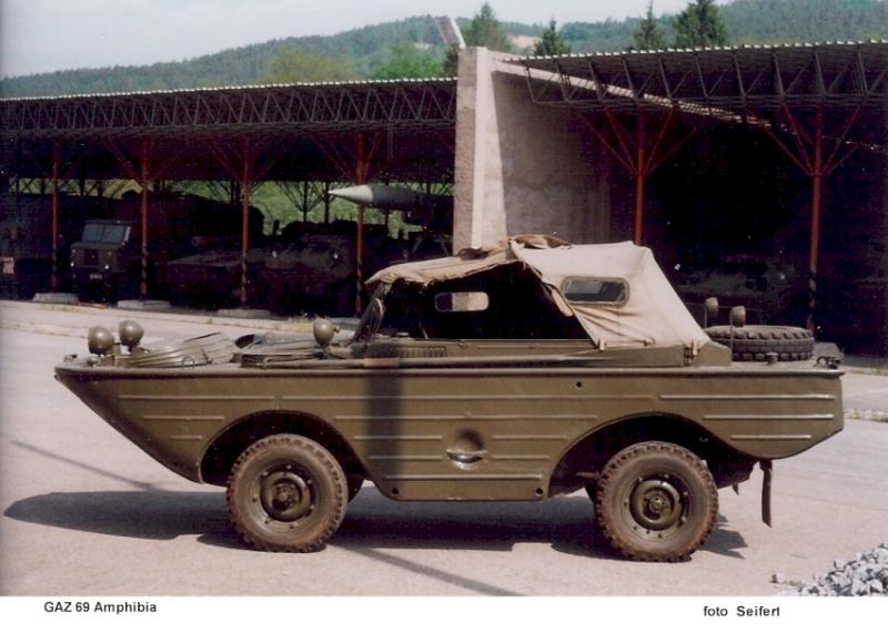 GAZ-69-Amphibia 01