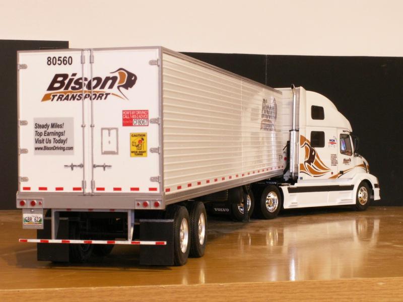 1:24 Italeri Volvo VN780 + 53 ft trailer