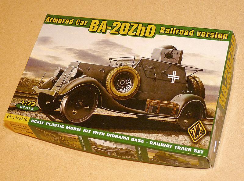 1/72 a kerekes változat is megépíthető belőle 2500 Ft
