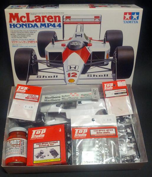 22000 Ft. Tamiya 1:20 McLaren MP4/4 kiegészítőkkel