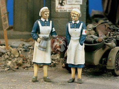 Verlinden-Productions-1-35-German-Nurses-WWII-2-Figures