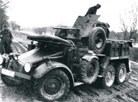 Krupp-Protze-With-Mounter-3_7cm-Pak36-37-4