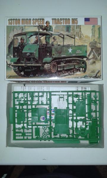 TRACTOR M5 1:72 2500