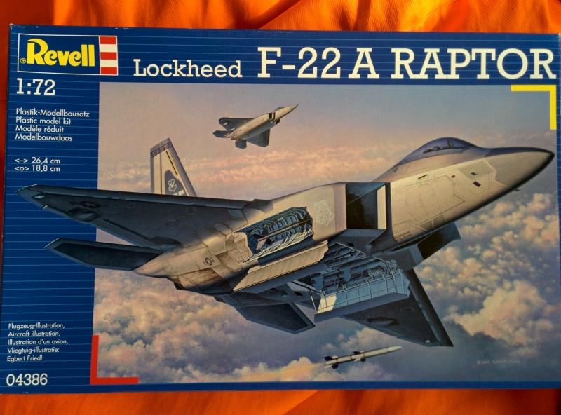 F-22_Revell_1-72_4790Ft (függöleges felek összeragasztva)
