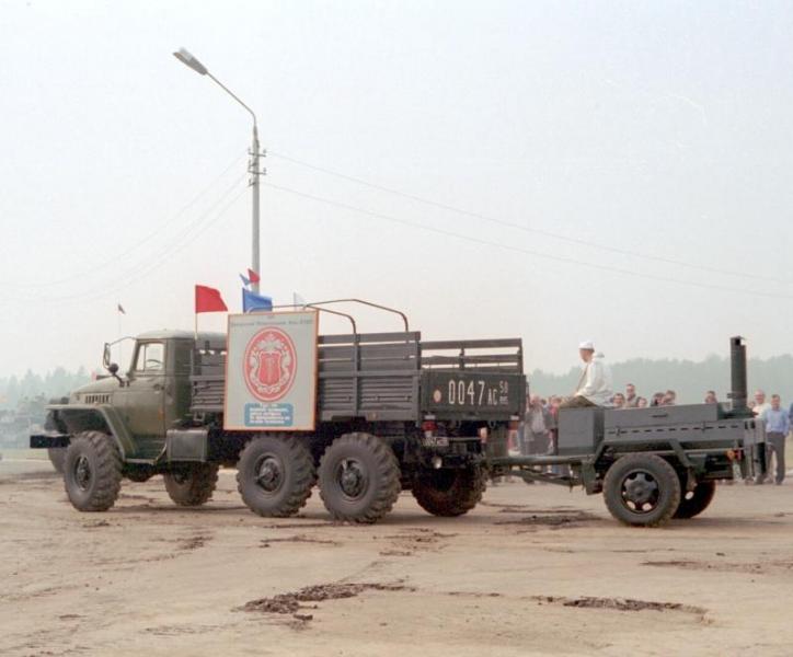 Russian_truck_with_field_kitchen