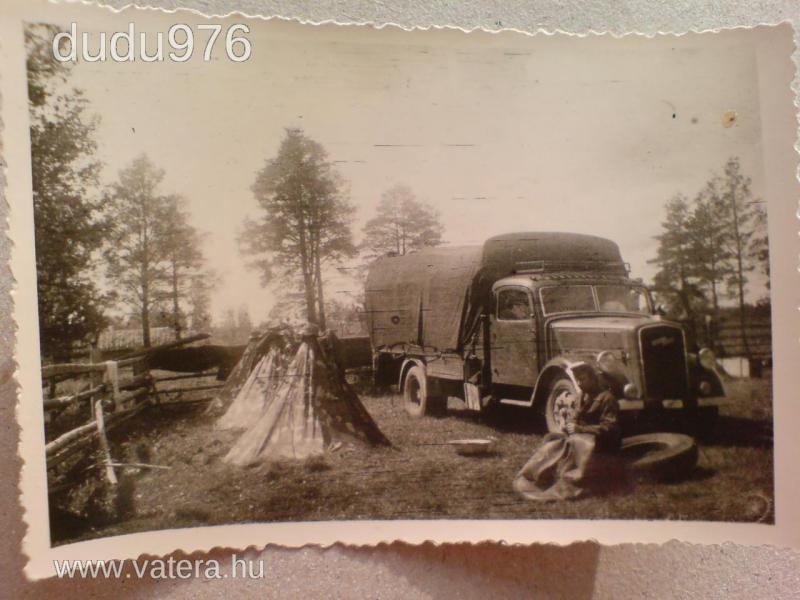 tn_800x600_1182665_92227_Magyar_katonak_satrakkal_es_teherautoval