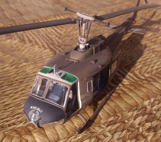 Italeri- ESCI  UH-1D Slick