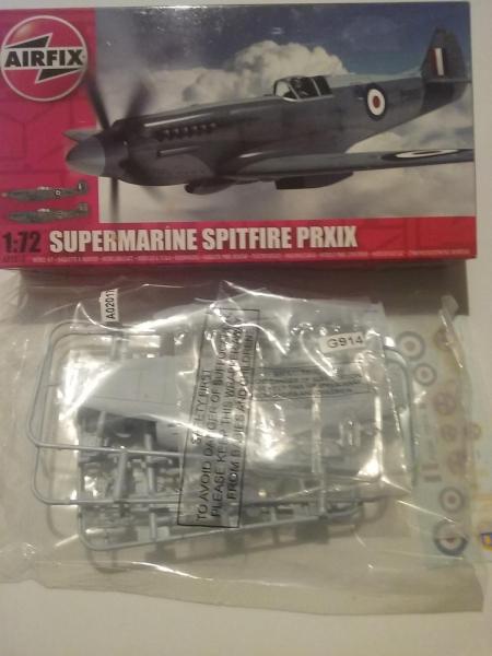 airfix spitfire  1:72 3000ft