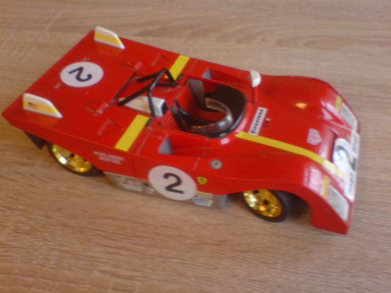 1:18 Maisto Ferrari 312P 2000HUF (hátsó tengelyek töröttek)