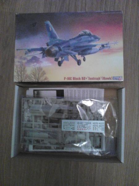 Mastercraft (Italeri) F-16C 1:72 (lengyel és görög jelzésekkel, stencilek nélkül) 1800Ft