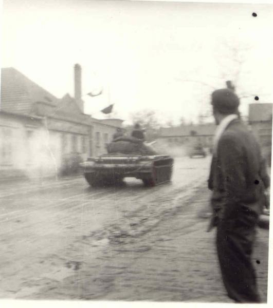 szovjet_t-54_tipusu_pancelos_tatabanyan