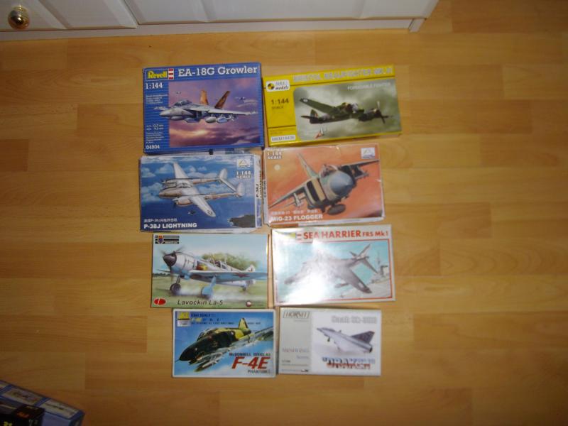 EA-18 1800Ft,Beaufighter 3000Ft,P38 1000Ft,Mig23 800Ft,La-5 1500Ft,Sea Harrier 1500Ft,Draken(kétüléses) 3500Ft mind 144-es
