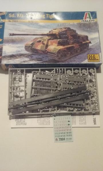 ITALERI TIGER II  2500FT