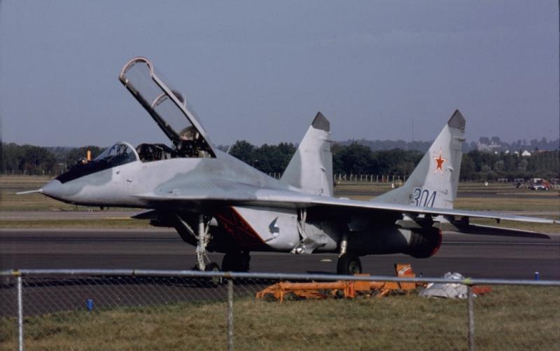 mig29ub_304_sbac90
