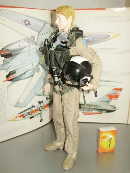 F-14 pilótanő