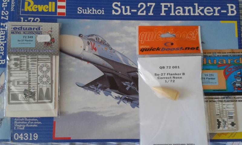 Su-27

1:72 Revell-Hasegawa kiegészítőkkel 7.500,-