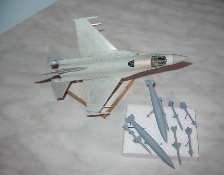 F-16  10
