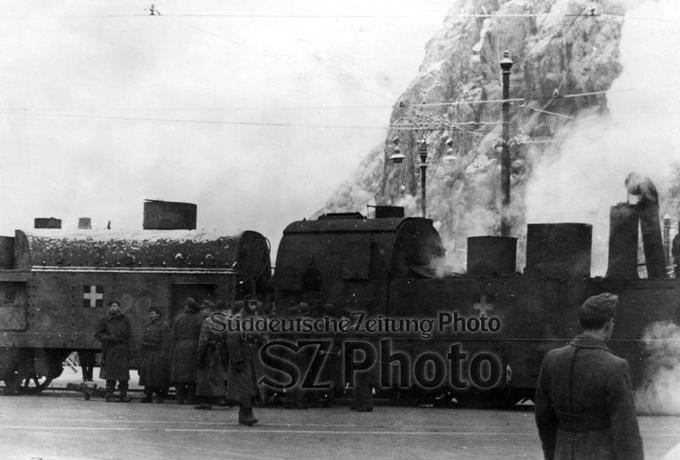 ungarischer-panzerzug-während-der-belagerung-von-budapest-1945_00398592_p