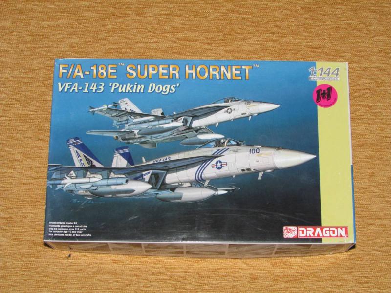 Dragon 1_144 F_A-18E VFA 143 Pukin Dogs (2 db-os készlet) 3.400.-