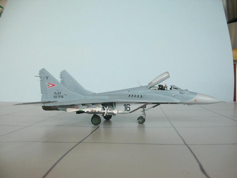 MiG-29 16 01