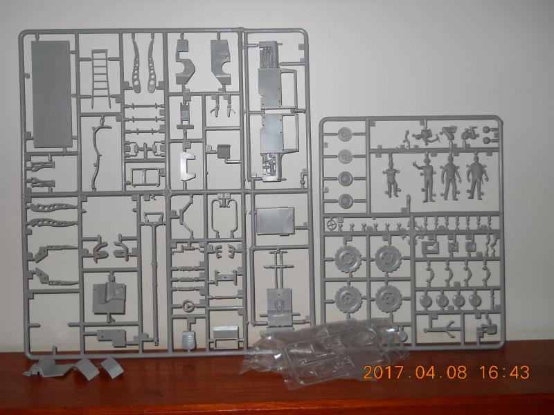 1.48 Italeri figuráknál kicsit hiányos.1500Ft.