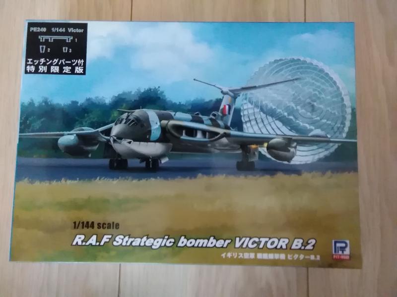 Victor

1/144 új 9.000,-