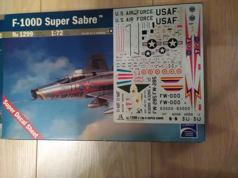 F-100D

1/72 új, matricán csillag sérült 2.000,-