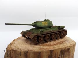 T-34/85
(bloke)