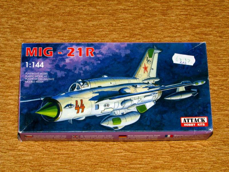 Attack 1_144 MiG - 21R Műgyanta kabinnal 2.000.-
