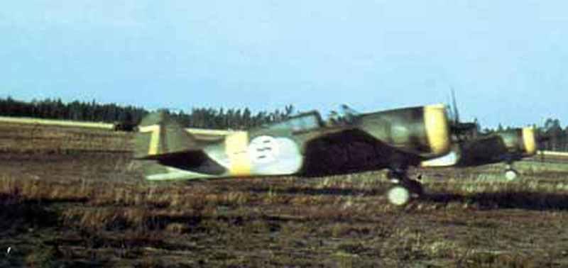 Finnish-Curtiss-Hawks-px800
