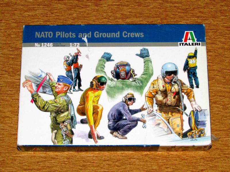 Italeri 1_72 NATO Pilots And Ground Crews 4 figura hiányzik 1.600.-