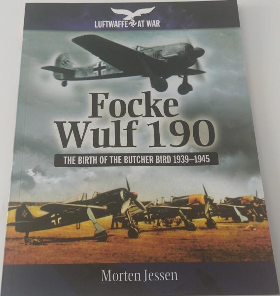 Luftwaffe at War : FOCKE WULF 190 The Birth of the Butcher Bird 1939-1945

4000,-