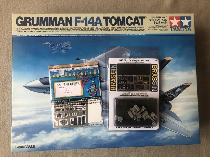 f14

Tamiya F-14 Tomcat, képen látható kiegészítőkkel 30000