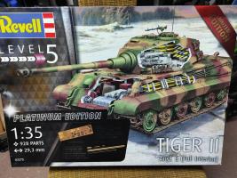 Revell Tiger II 15000