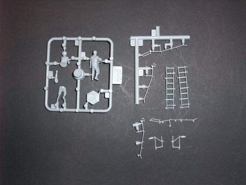 1/72 Zvezda Modern Orosz pilóták + beszálló létrák ; 2000.-