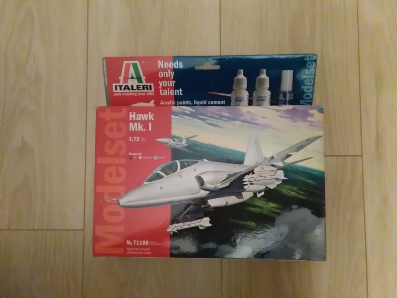 Hawk szett

1/72 új 2.000,-