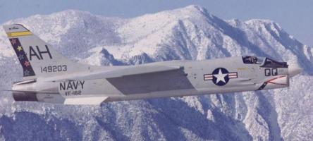 F-8E Crusader
(Pilota77)