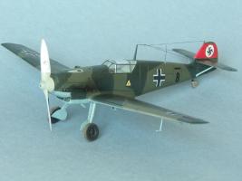 Bf 109B-1 early Schwarz

AMG 72-401, fekete 8 oldalszámok saját készítésű matricák
