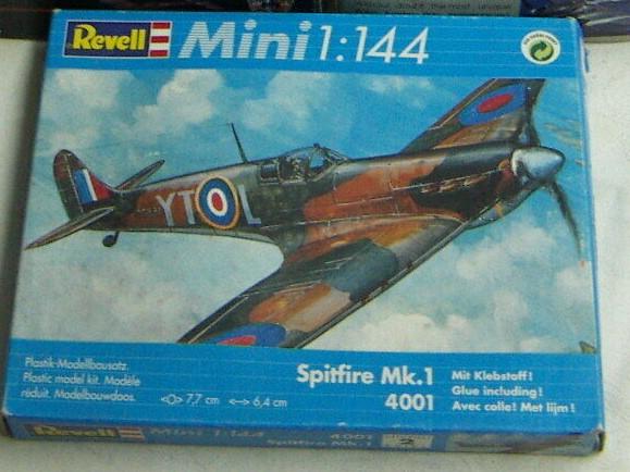 Revell Spitfire (1000)