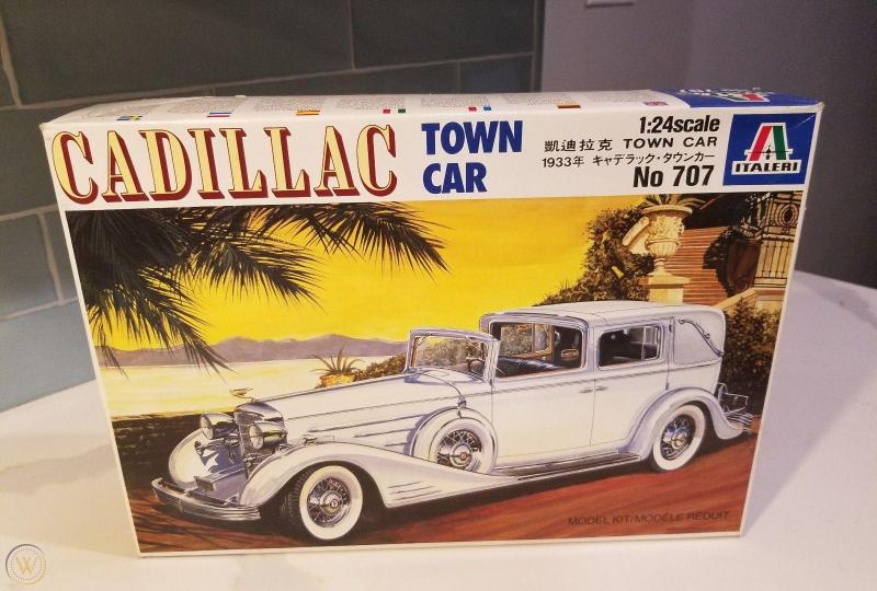 italeri-testors-cadillac-town-car-707_1_355d214e0dfe420bce9d6145821d7d9e