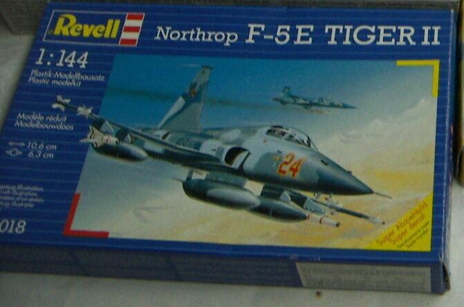 Revell F-5 (1500)