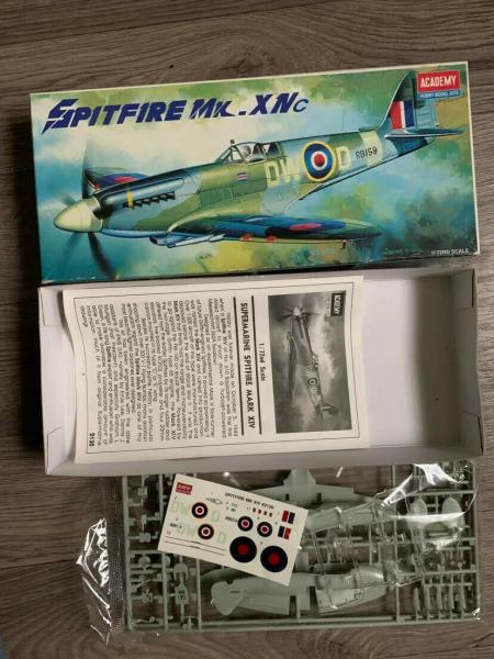 Academy Spitfire (3000)