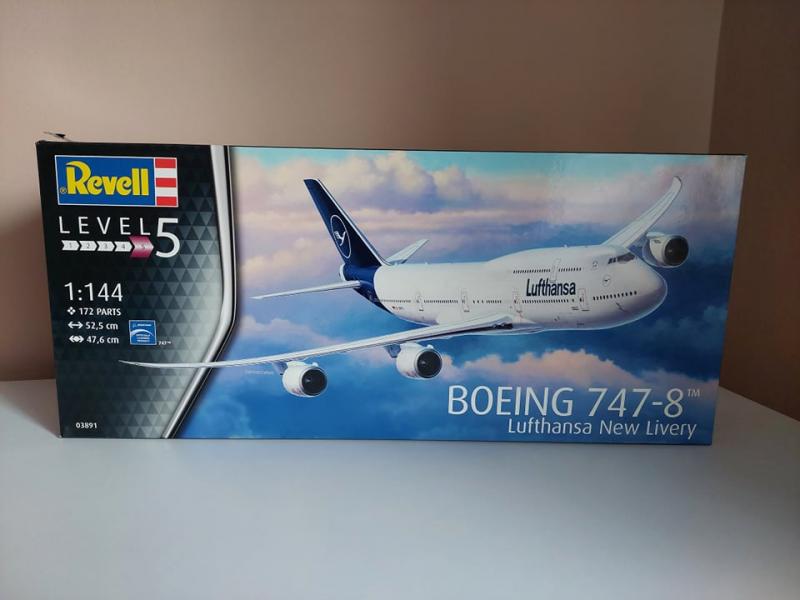 Revell Boeing 747-8 7500