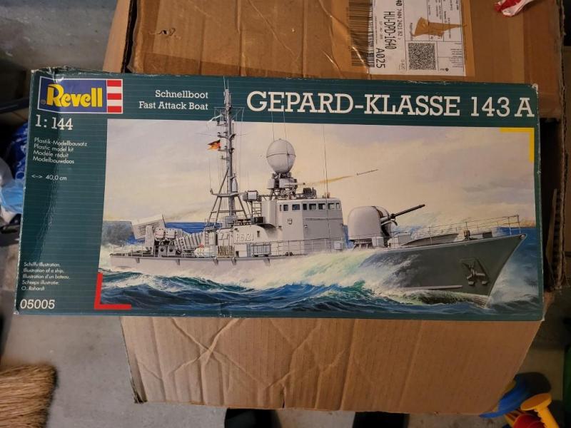 Gepard Klasse 143A  Revell 1/144 ár:4000ft