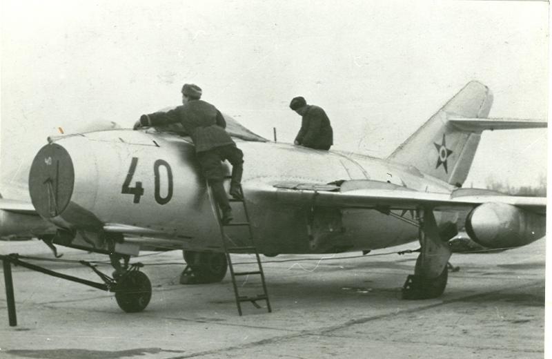 MiG-15-40 gpá borítások