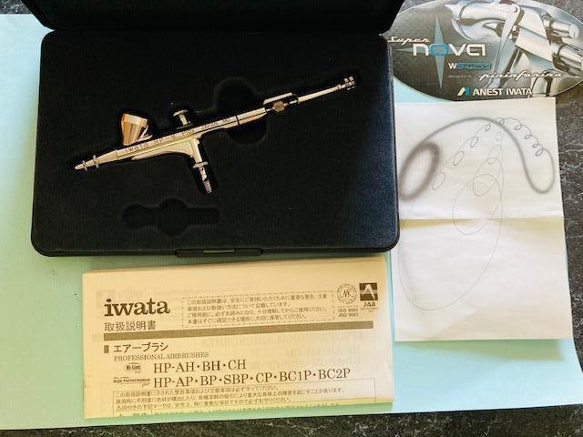 79.000 ft postával IWATA 0,2 Új,  csúcsminőségű pisztoly.Made in Japan.