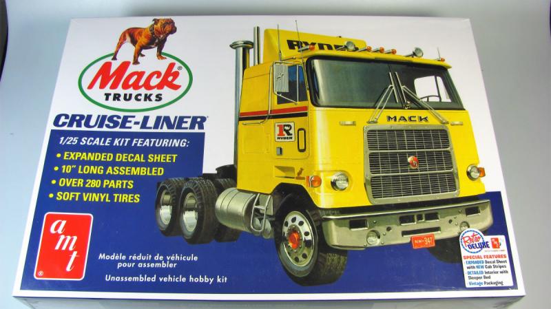 AMT Mack Cruiserliner